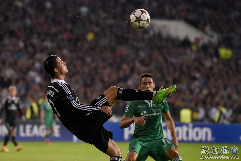  里昂新帅首秀失利 球迷不满呼声高  