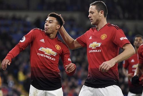  西汉姆联铁腰统治中场，绍切克梅开二度主宰伦敦德比